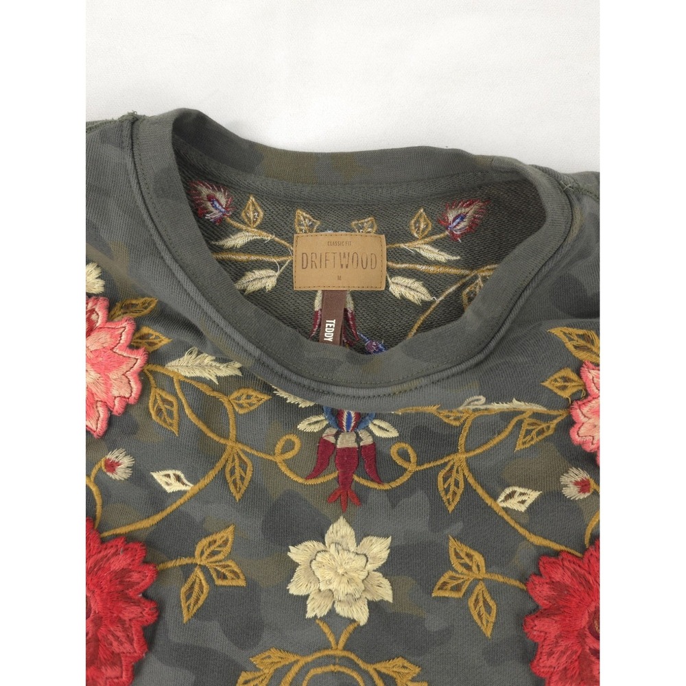 Driftwood Teddy Sweatshirt Green Floral Embroidered Size Medium Classic Fit - Picture 2 of 7